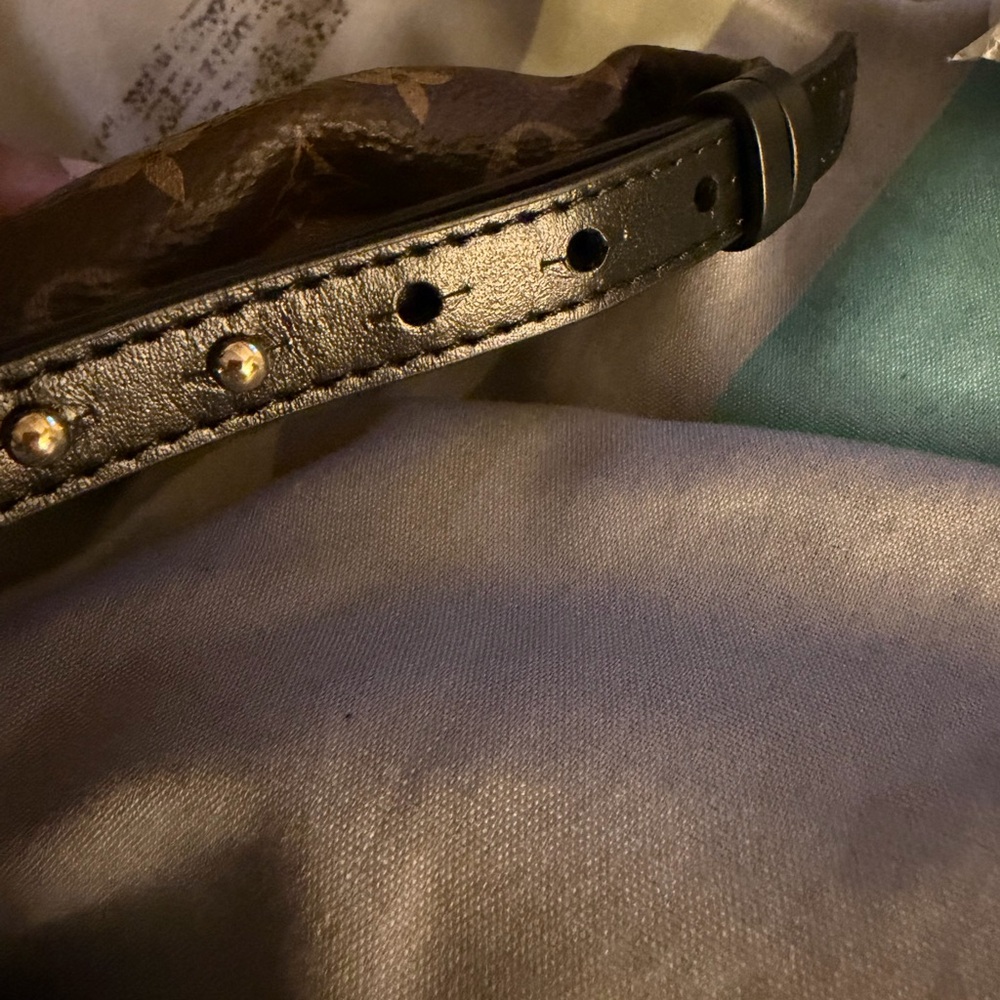 LOUIS VUITTON
Monogram Party Bumbag Bracelet - Picture 2 of 7